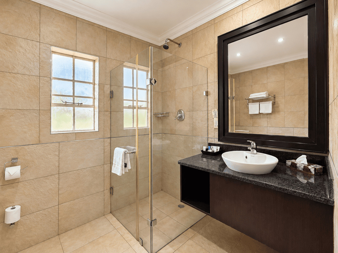 Double Double Rondavel Bathroom 1