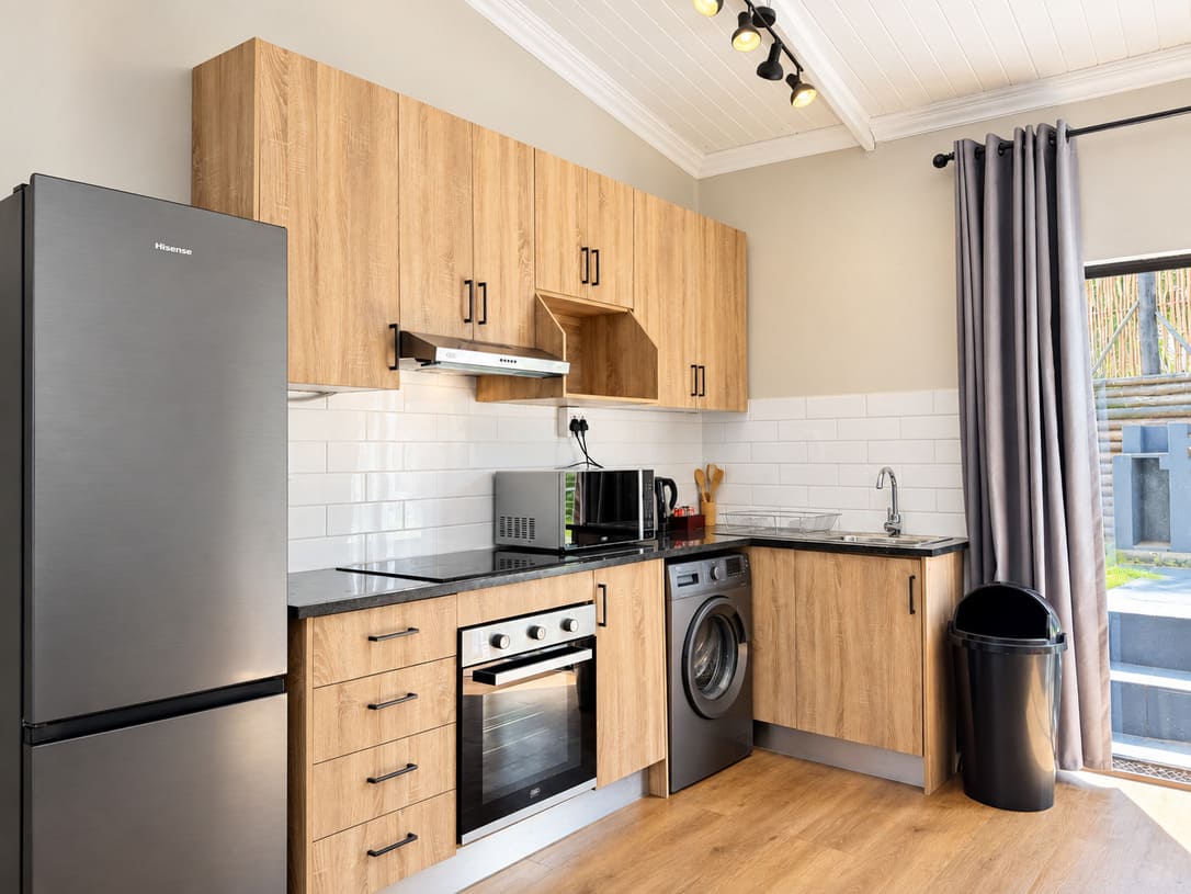 Self Catering King Kitchen 2