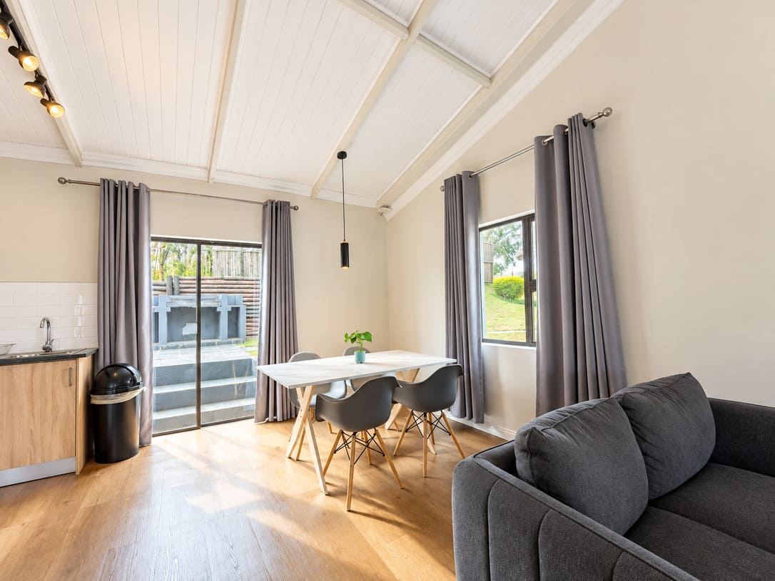 Self Catering Twin 4